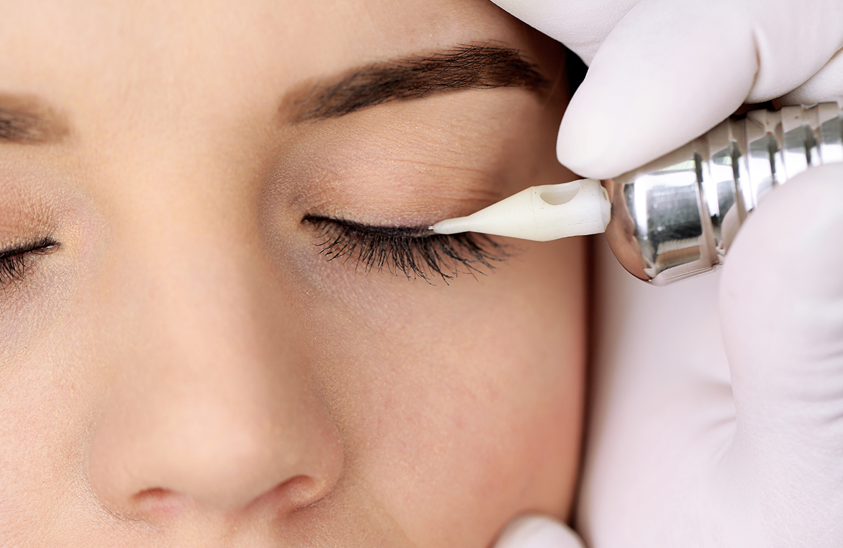 Morphopigmentation esthétique du contour des yeux